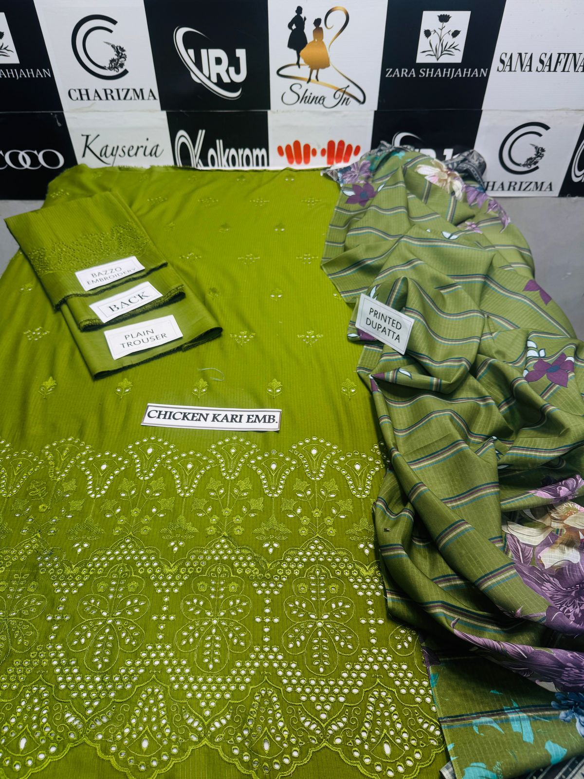 SAFWA/3PC EMB BANADOR FULL HEAVY SUIT/3PC EMB CHIKEN KARI DAMAN