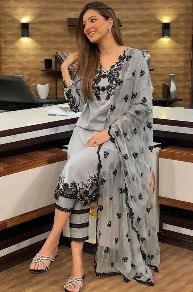 NEW ARRIVAL'S SUMMER LAWN COLLECTION 2025, BRAND NAME AGHA NOOR