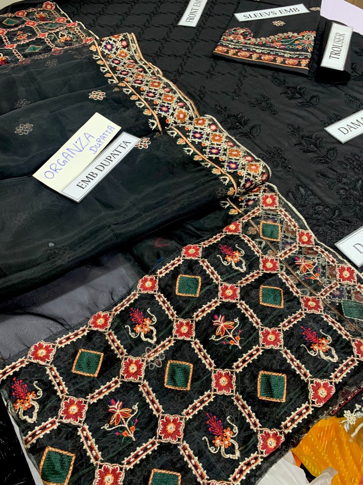 BAROQUE / THREE PIECE EMB SUIT/ PREMIUM AIR-JET LAWN LAWN QUALITY 90/70