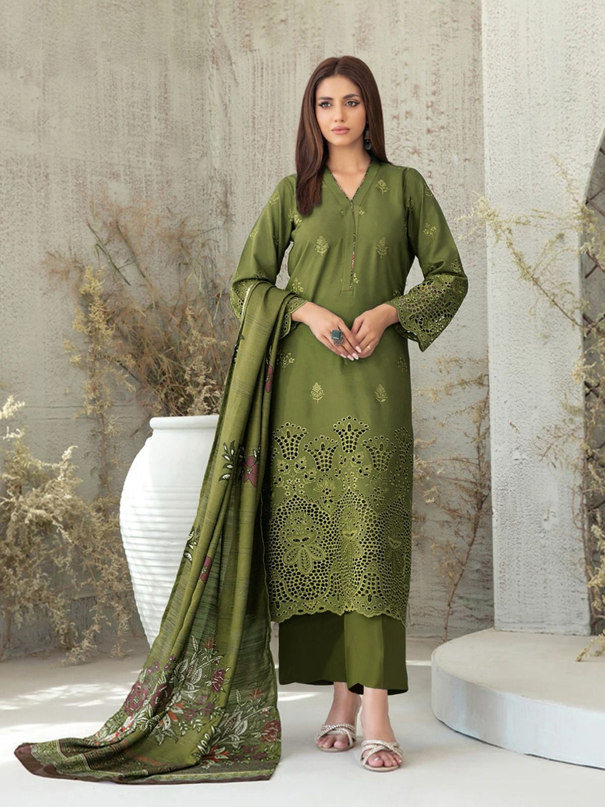 SAFWA/3PC EMB  BANADOR FULL HEAVY SUIT/3PC EMB CHIKEN KARI DAMAN