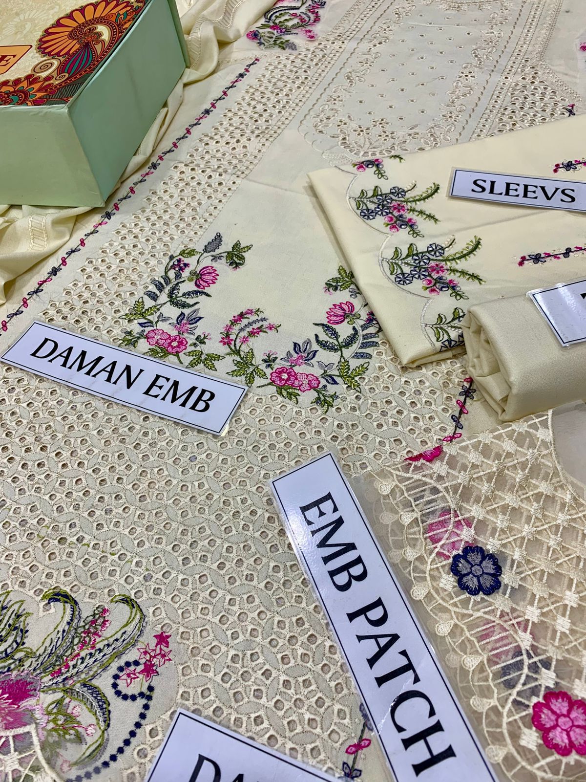 BAROQUE 3PC DHANAK EMB CHICKENKARI SUIT | 3PC LUXURY CHICKENKARI EMB SUIT