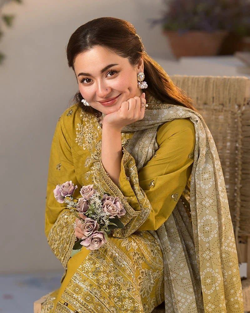 QALAMKAR LAWN 3 PC EMBROIDERED SUIT | LUXURY LAWN 3 PC EMBROIDERED