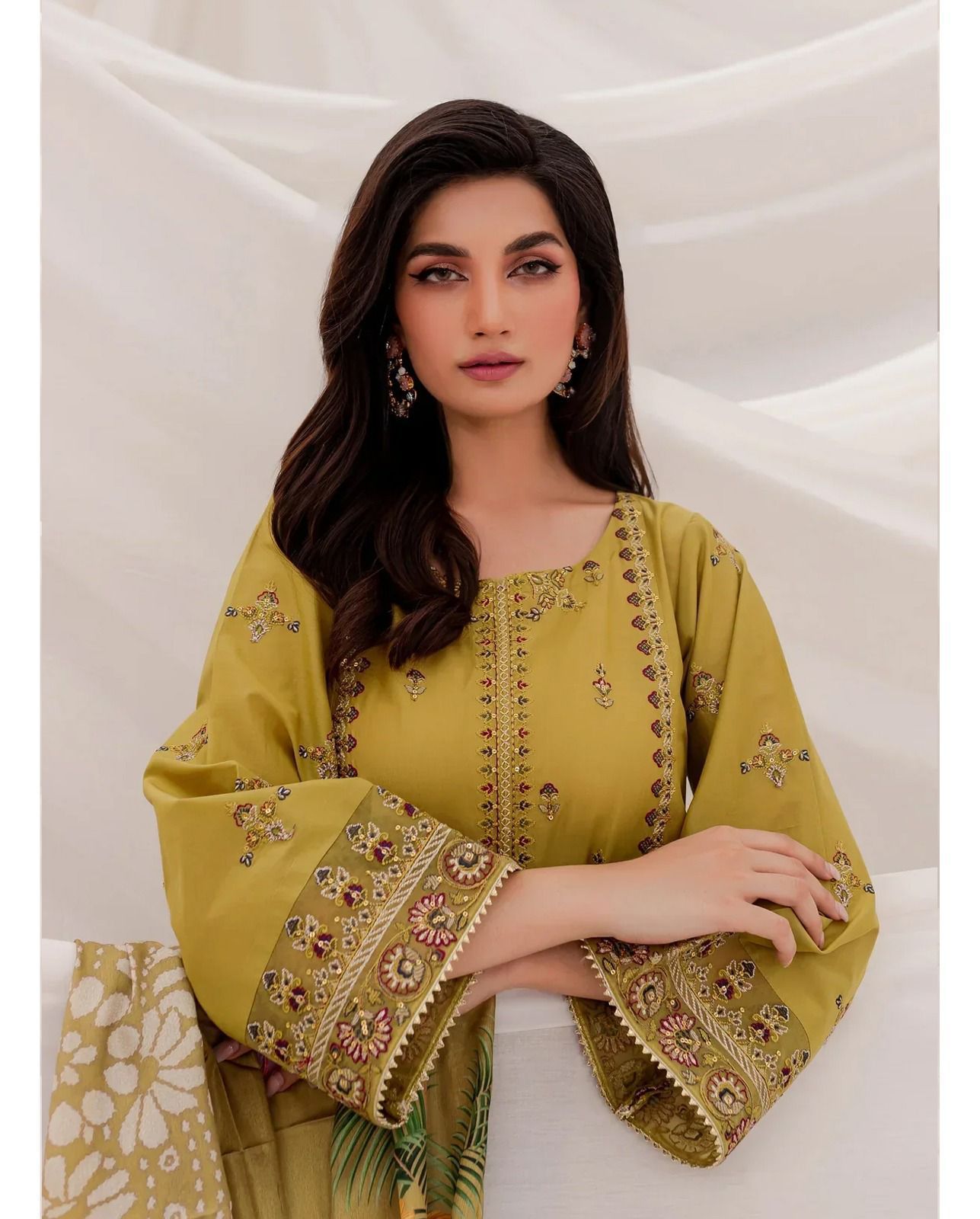 ASLING LAWN 3 PC EMBROIDERED SUIT | LUXURY 3 PC EMBROIDERED SUIT