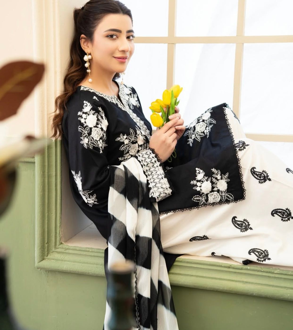 NOORE LAWN -3PC LUXURY EMBROIDRED LAWN SUIT